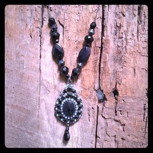 Boutique Dark "sapphire"  necklace